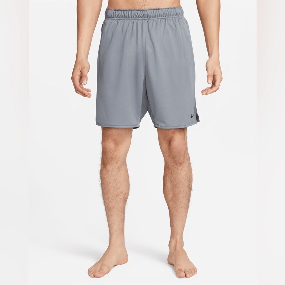 Nike Totality
Men's Dri-FIT 7" Unlined Versatile Shorts